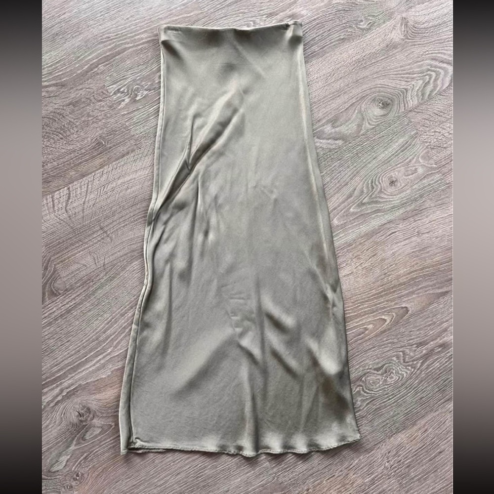 EVER NEW Elegant Pale Green Satin Slip Skirt